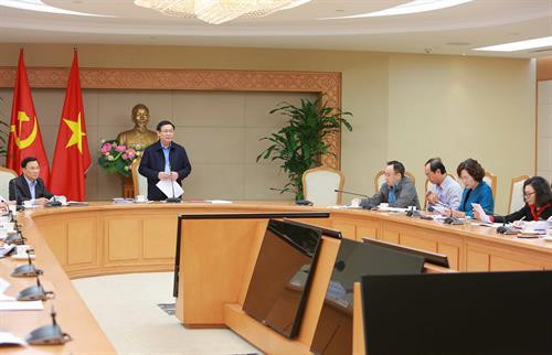 王廷惠在会上发言。越通社记者 杨江 摄