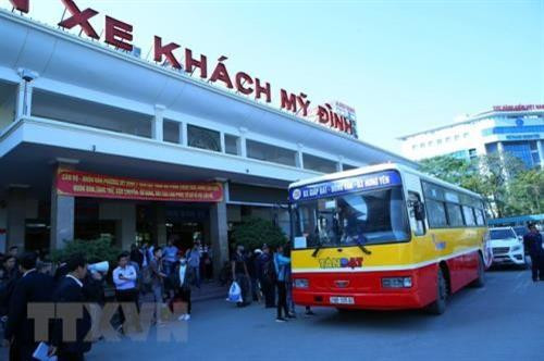 “春节班车”活动送数千名大学生回家过年。（图片来源：越通社）