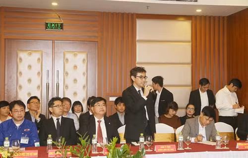 日本企业代表在会上发言。（图片来源：越通社）