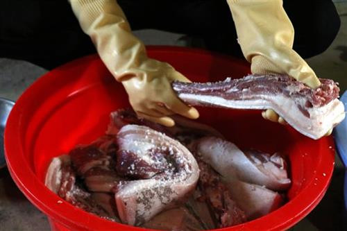 老街省烟熏腊肉。图自越通社