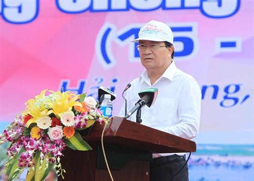 政府副总理、中央防灾抗灾指导委员会主任郑廷勇在启动仪式上发言。图自越通社 政府副总理、中央防灾抗灾指导委员会主任郑廷勇在启动仪式上发言。图自越通社