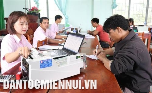 截至目前，政策性银行已在嘉莱省全部222个乡设立分理处，为少数民族同胞贷款创造便利条件。记者 余算 摄