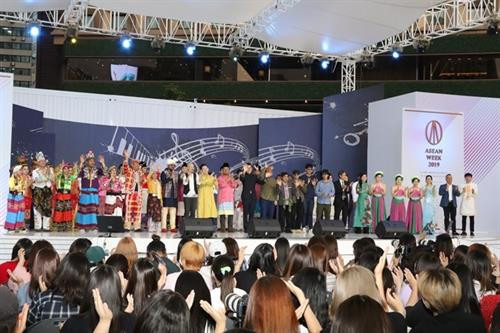 6月14日，东盟-韩国中心在韩国首都首尔举行东盟周活动，庆祝东盟韩国建立对话关系30周年。图自越通社
