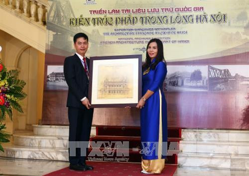 题为“河内的法式建筑”展10月9日在河内大剧院开展。(图片来源：越通社）