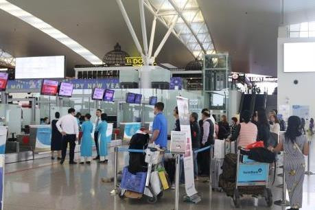 在2020年春节前中后内排国际航空港接待旅客人数可达130万人次。图自越通社