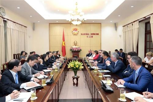 会见场景。图自越通社 会见场景。图自越通社