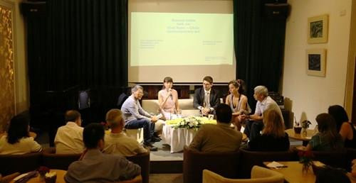 座谈会场景。(图片来源:http://thoidai.com.vn) 座谈会场景。(图片来源:http://thoidai.com.vn)