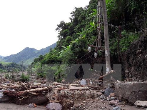 近日发生的暴雨洪水给越南北部山区各省造成了重大人员伤亡和财产损失。（图片来源：越通社）