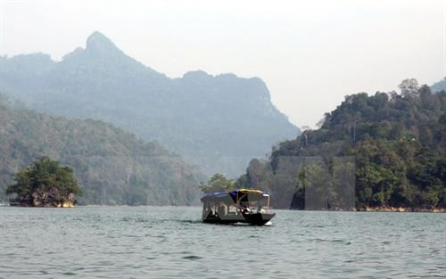 北件省三海湖（Hồ Ba Bể）。（图片来源：越通社）