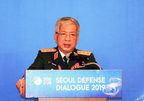越共中央委员、越南国防部副部长阮志咏上将在会上发表讲话。图自越通社