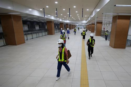 市剧院站的B1层。图自互联网 市剧院站的B1层。图自互联网