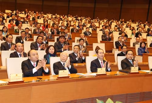 诸位党和国家领导出席闭幕会。(图片来源:越通社) 诸位党和国家领导出席闭幕会。(图片来源:越通社)