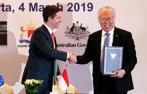 2019年3月4日两国在印尼首都雅加达正式签署该协定。图自Reuters