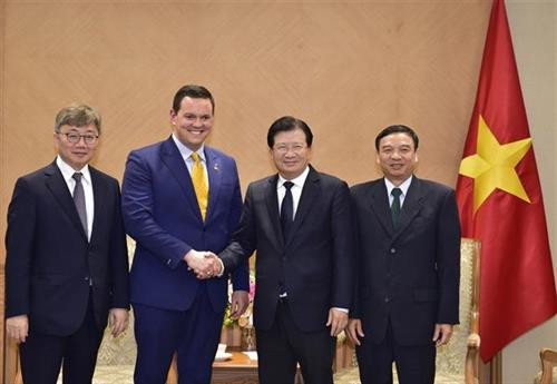 双方代表合影。图自越通社