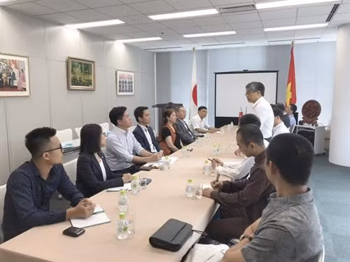 与会代表参加会议。图自越通社 与会代表参加会议。图自越通社