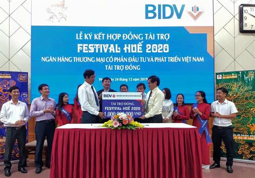 BIDV向2020年顺化文化节提供10亿越盾资助。图自互联网 BIDV向2020年顺化文化节提供10亿越盾资助。图自互联网
