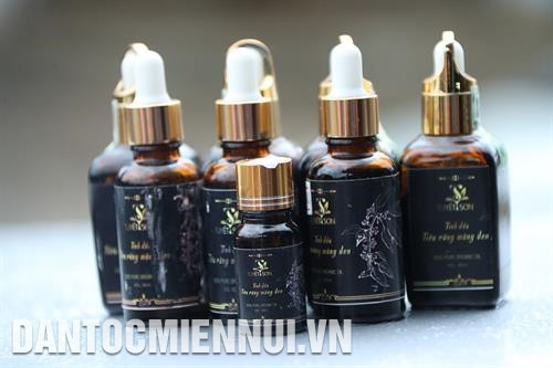 雪山公司精油产品长期以来已受消费者的青睐。记者 黄河 摄