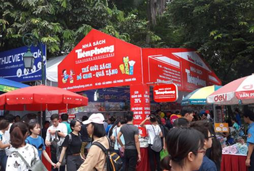 2017年第六届越南国际图书博览会热闹开展 ảnh 3 2017年第六届越南国际图书博览会热闹开展 ảnh 3