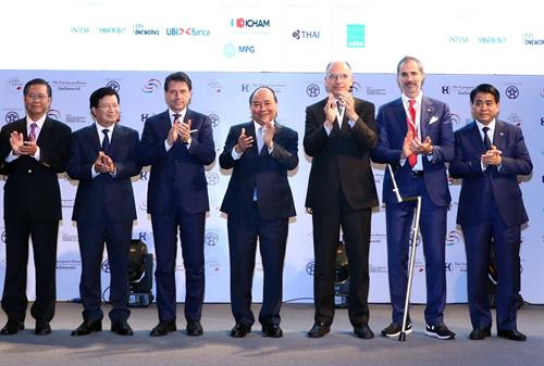 参会代表合影。图自越通社