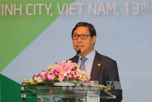 越南计划与投资部副部长邓辉东在会议开幕式上发表讲话。(图片来源:越通社) 越南计划与投资部副部长邓辉东在会议开幕式上发表讲话。(图片来源:越通社)