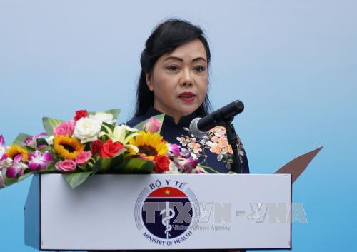 越南卫生部长阮氏金进在仪式上发表讲话。(图片来源:越通社) 越南卫生部长阮氏金进在仪式上发表讲话。(图片来源:越通社)