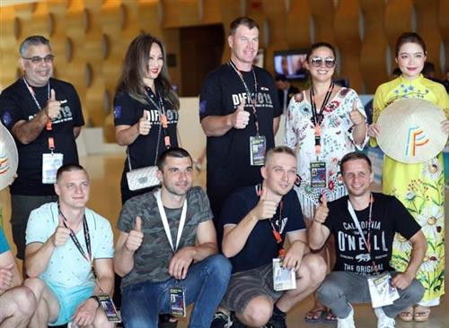 俄罗斯烟花队。图自越通社