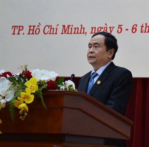 越南祖国阵线中央委员会主席陈青敏在会上发表讲话。（图片来源：越通社）