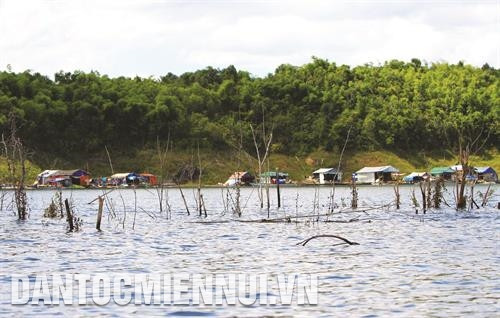 塔董自然保护区的小渔村。 塔董自然保护区的小渔村。