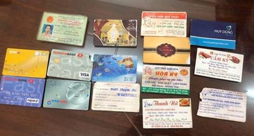 警方缴获的赃物。图自互联网