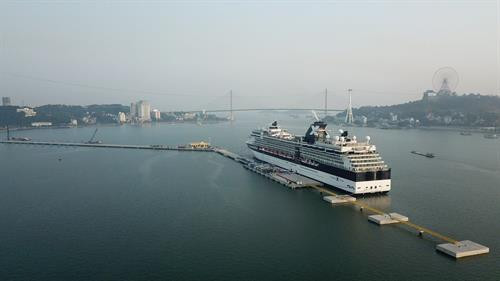 广宁省鸿基国际客运港迎接首个国际游轮。图自互联网