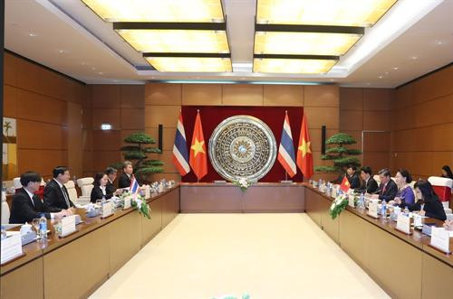 欢迎仪式结束后，双方举行会谈。（图片来源：越通社）