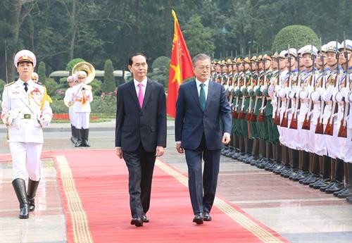 陈大光举行仪式欢迎韩国总统文在寅到访 ảnh 2