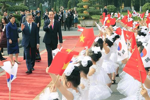 陈大光举行仪式欢迎韩国总统文在寅到访 ảnh 1
