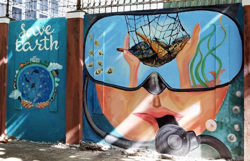 岘港市壁画之路完美竣工 图自越通社