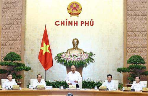 政府总理阮春福在会上发表讲话。（图片来源：越通社）