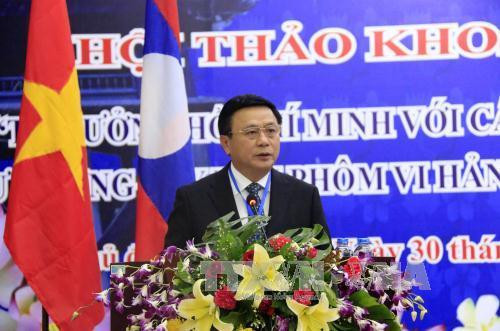 越南胡志明国家政治学院院长、教授、博士阮春胜在研讨会上发表讲话。（图片来源：越通社）