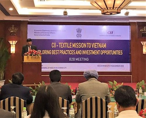 印度驻胡志明市总领事瑞迪发表讲话。图自http://kinhtevn.com.vn