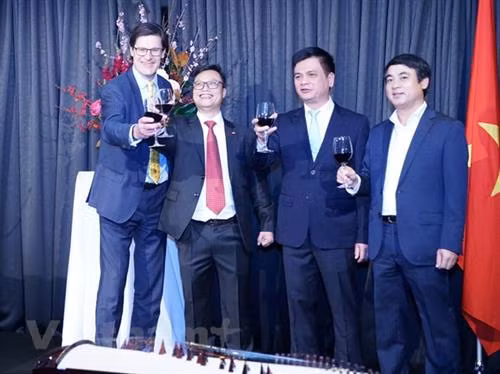 越南和澳大利亚领导出席越南九·二国庆73周年纪念典礼 图自越通社