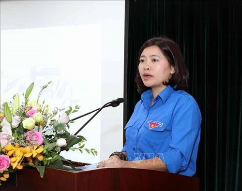 国家志愿者中心主任杜氏金花发表讲话。图自越通社