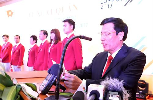 文化体育旅游部部长阮玉善在出征仪式上发表讲话。（图片来源：越通社）