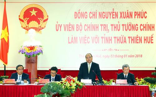 政府总理阮春福在会上发表讲话。（图片来源：越通社）