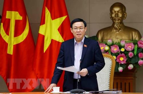 政府副总理王廷惠发表讲话。（图片来源：越通社）