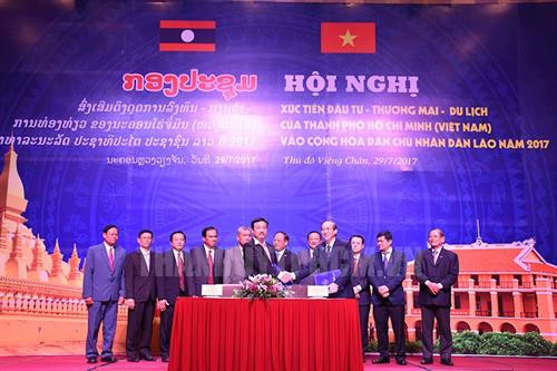 越南胡志明市贸易与投资促进中心（ITPC）与在老投资越南企业协会签署合作备忘录。（图片来源：www.hcmcpv.org.vn）