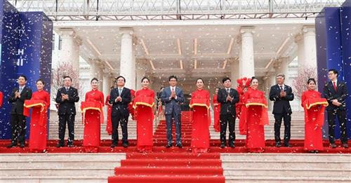 越南政府副总理武德儋出席设在河内嘉林Vinhomes Ocean Park 小区的Vinuni大学竣工仪式。图自越通社