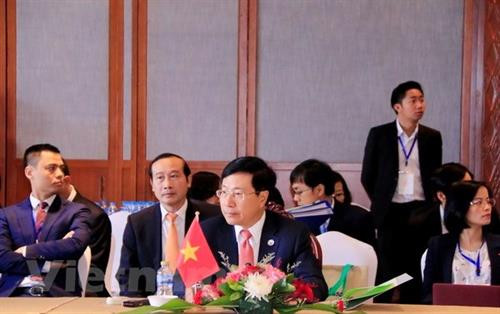 出席会议的越南代表团。图自越通社 出席会议的越南代表团。图自越通社