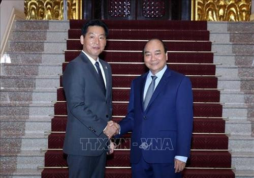 政府总理阮春福会见日本永旺(越南)总经理岩村康嗣。图自越通社 政府总理阮春福会见日本永旺(越南)总经理岩村康嗣。图自越通社