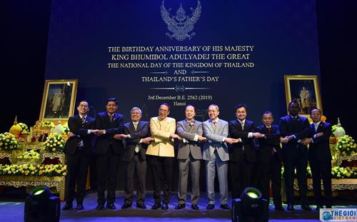 各代表合影。图自互联网 各代表合影。图自互联网