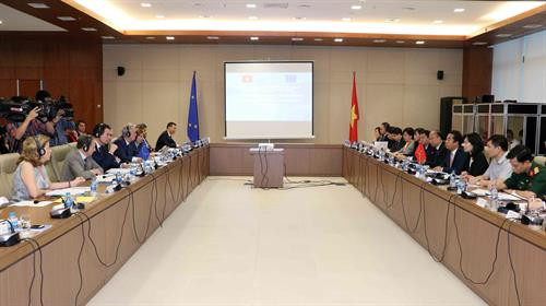 会议全景。图自越通社