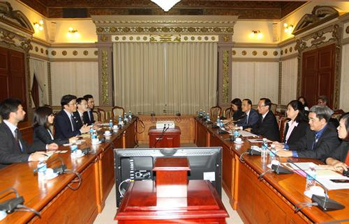 胡志明市人民委员会常务副主席黎清廉会见日本创志（Sochi）教育集团代表团（图片来源：越通社）