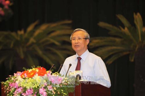 中央检查委员会主任陈国旺发表讲话。（图片来源：越通社）